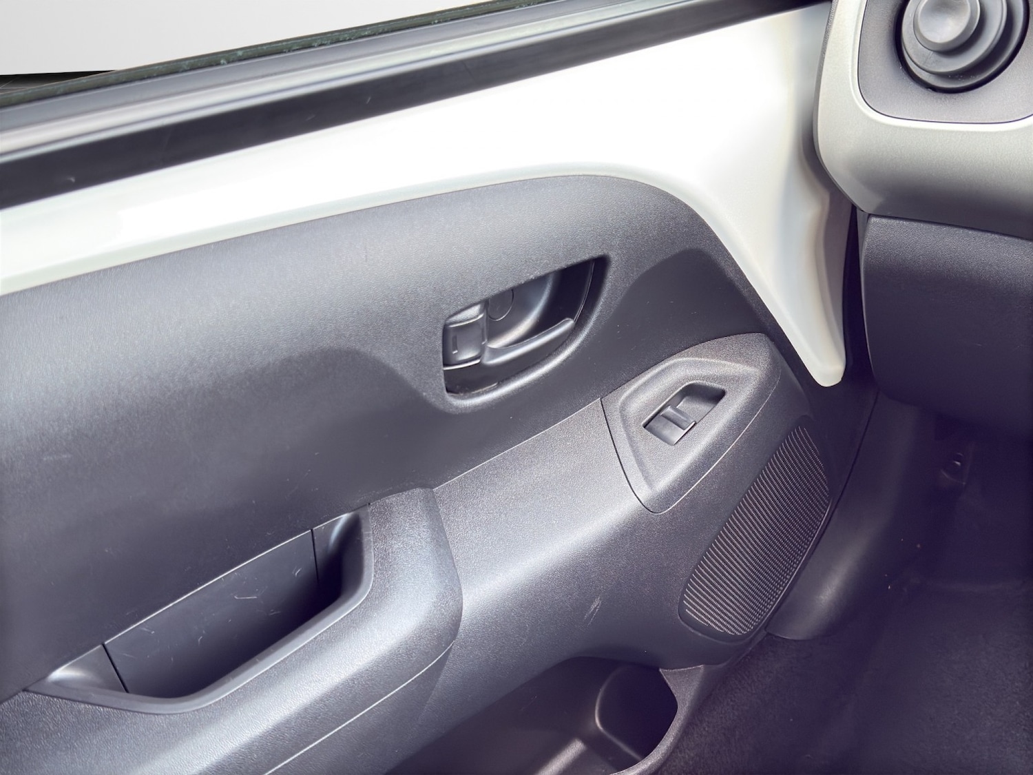 Used Toyota AYGO 2015 for sale - 77289051: Photo 17