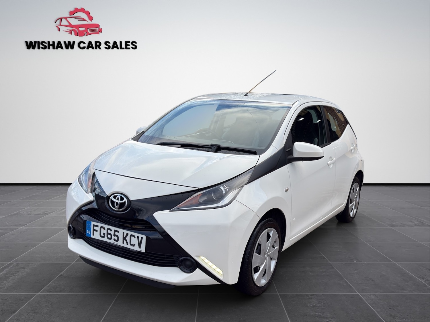 Used Toyota AYGO 2015 for sale - 77289051: Photo 2