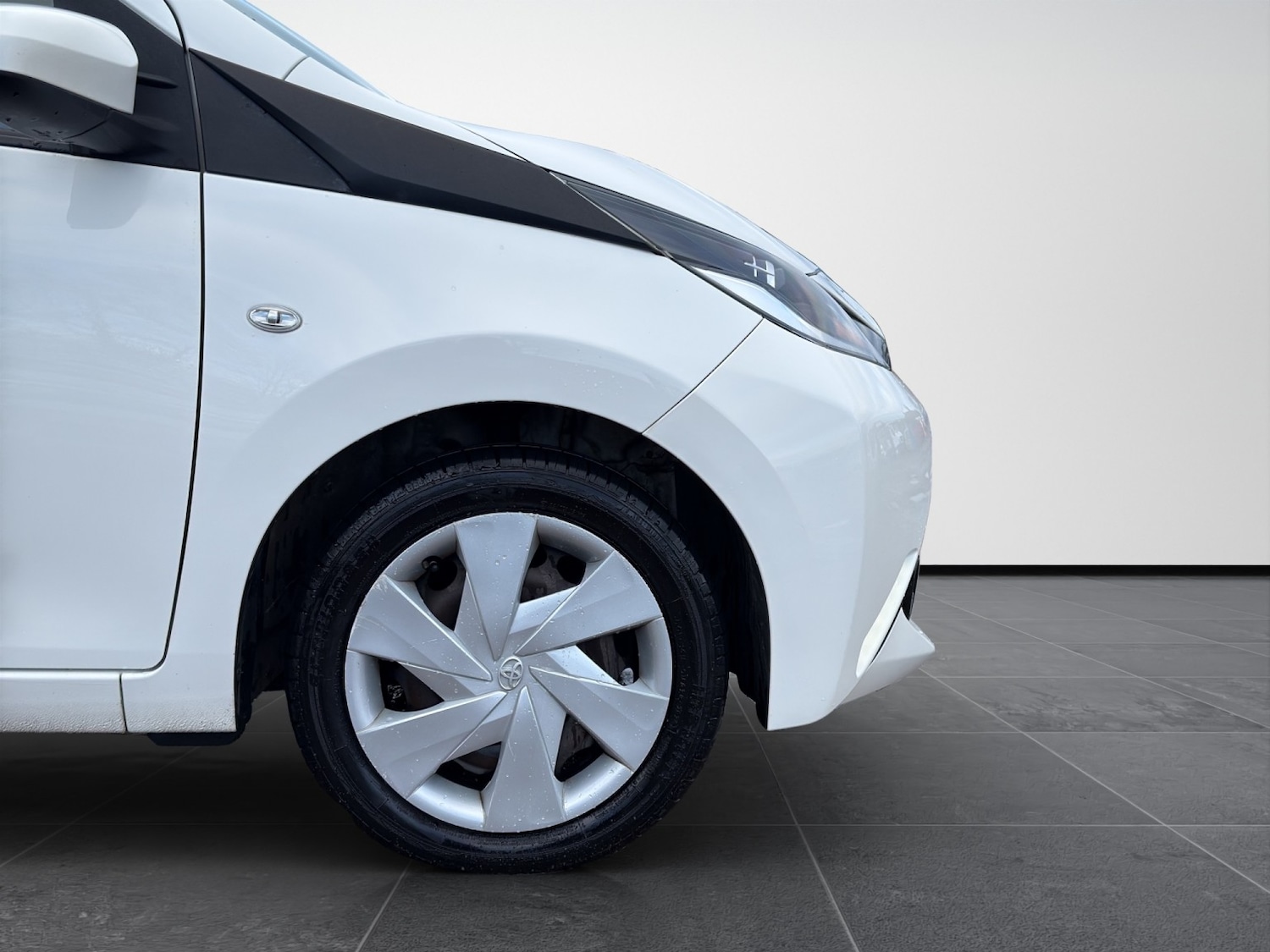 Used Toyota AYGO 2015 for sale - 77289051: Photo 25