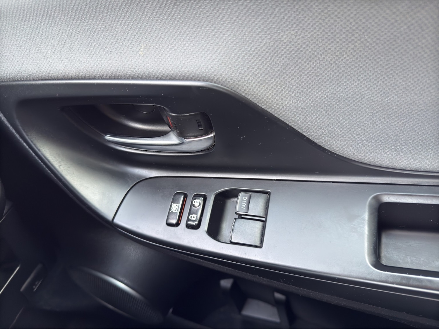 Used Toyota Yaris 2015 for sale - 77237004: Photo 12