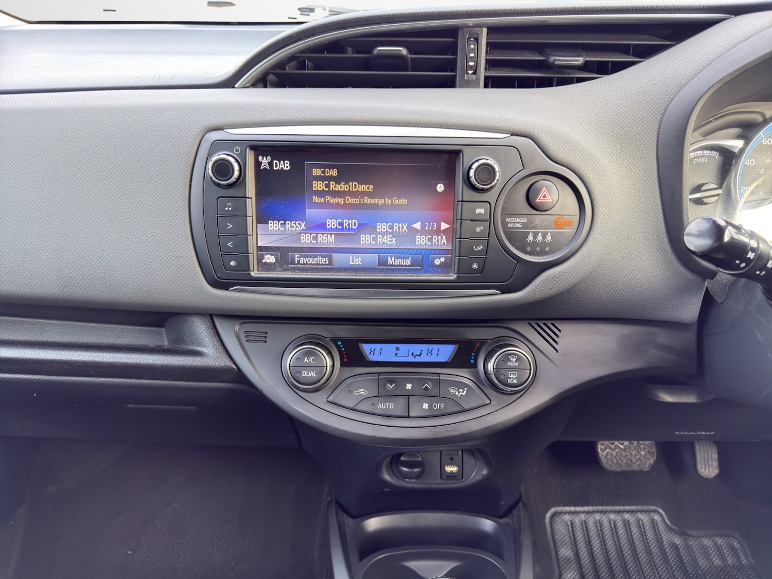 Used Toyota Yaris 2015 for sale - 77237004: Photo 15