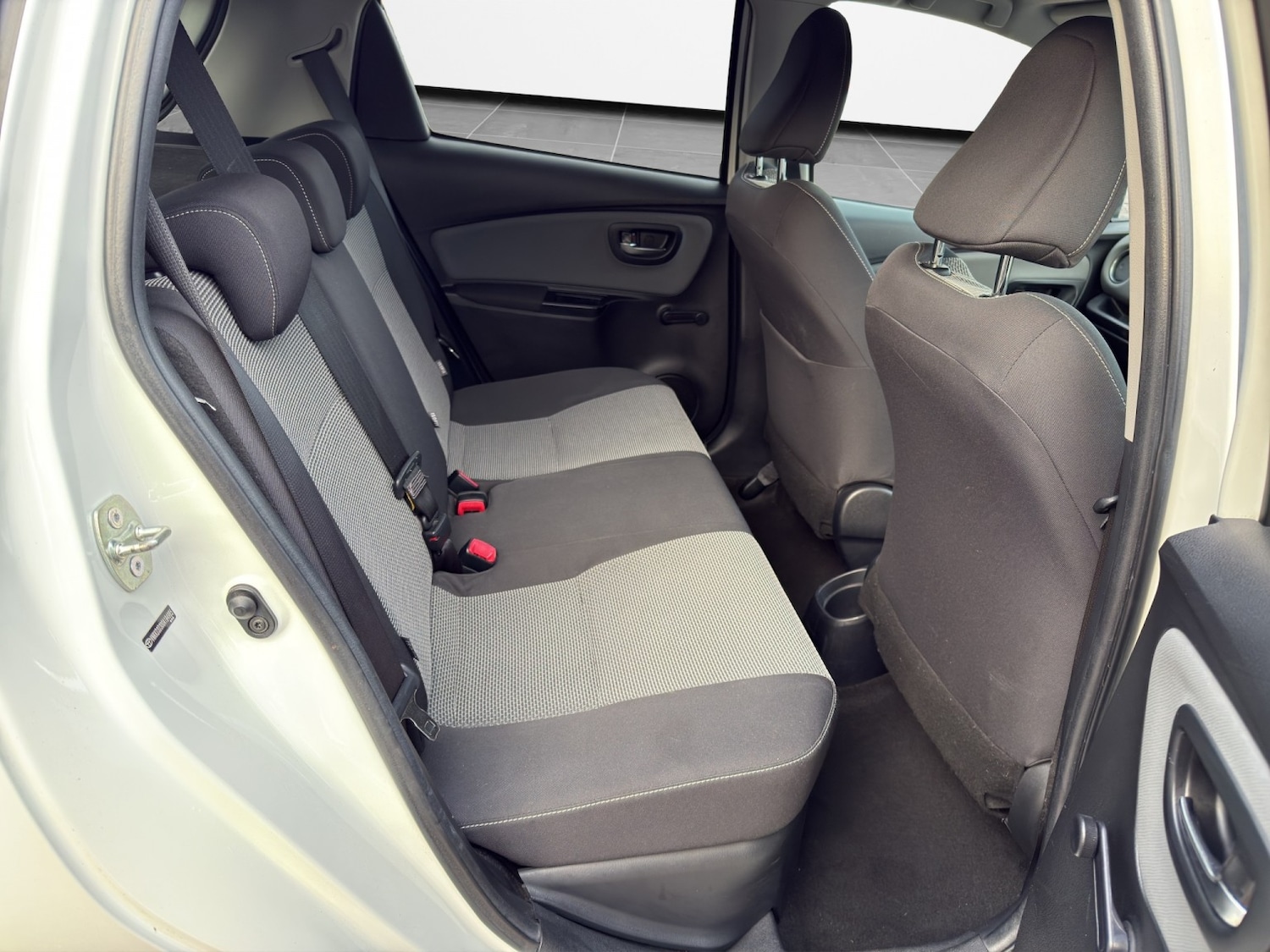 Used Toyota Yaris 2015 for sale - 77237004: Photo 18