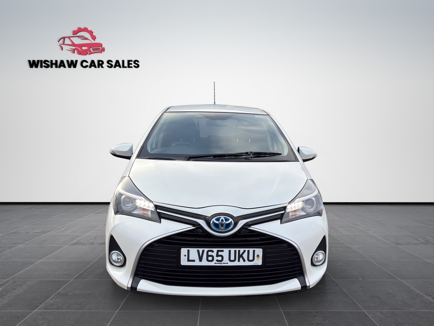 Used Toyota Yaris 2015 for sale - 77237004: Photo 2