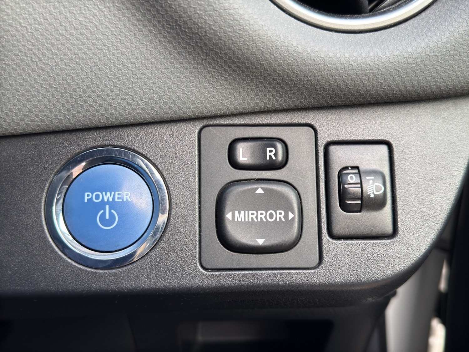 Used Toyota Yaris 2015 for sale - 77237004: Photo 25