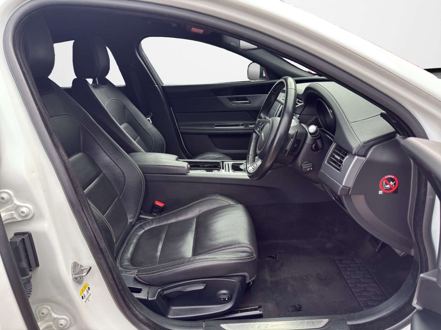 Used Jaguar XF 2015 for sale - 77342647: Photo 11