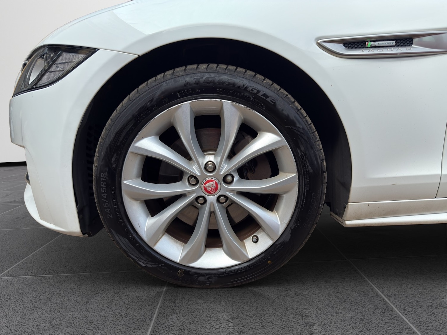 Used Jaguar XF 2015 for sale - 77342647: Photo 20