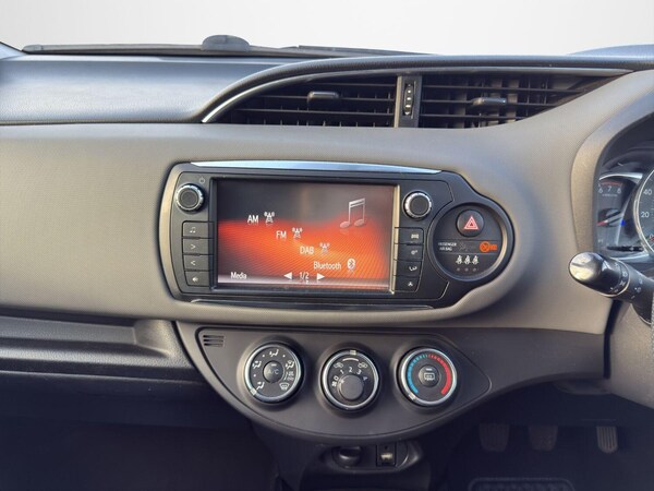 Used Toyota Yaris 2016 for sale - 75613696: Photo 17