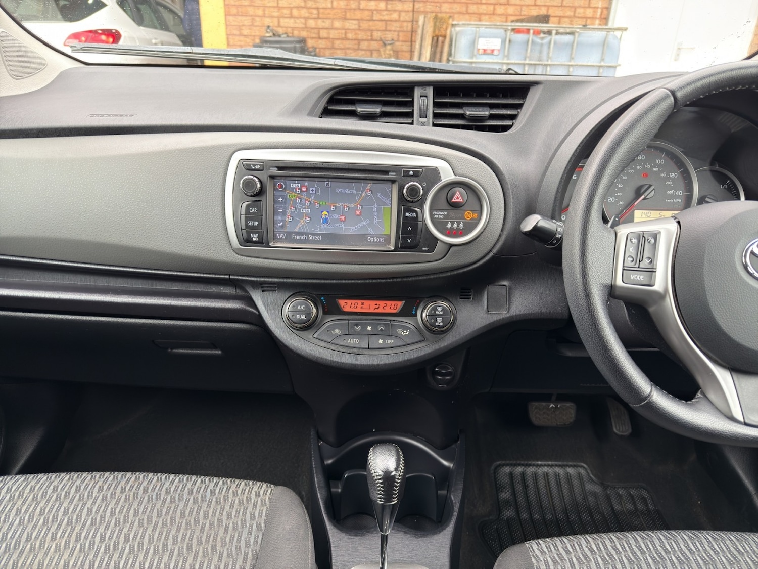 Used Toyota Yaris 2014 for sale - 77851465: Photo 15