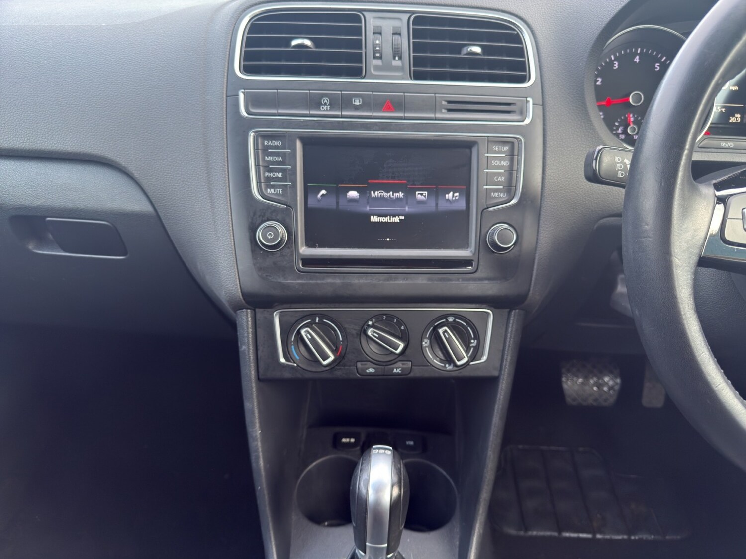 Used Volkswagen Polo 2015 for sale - 77639002: Photo 14