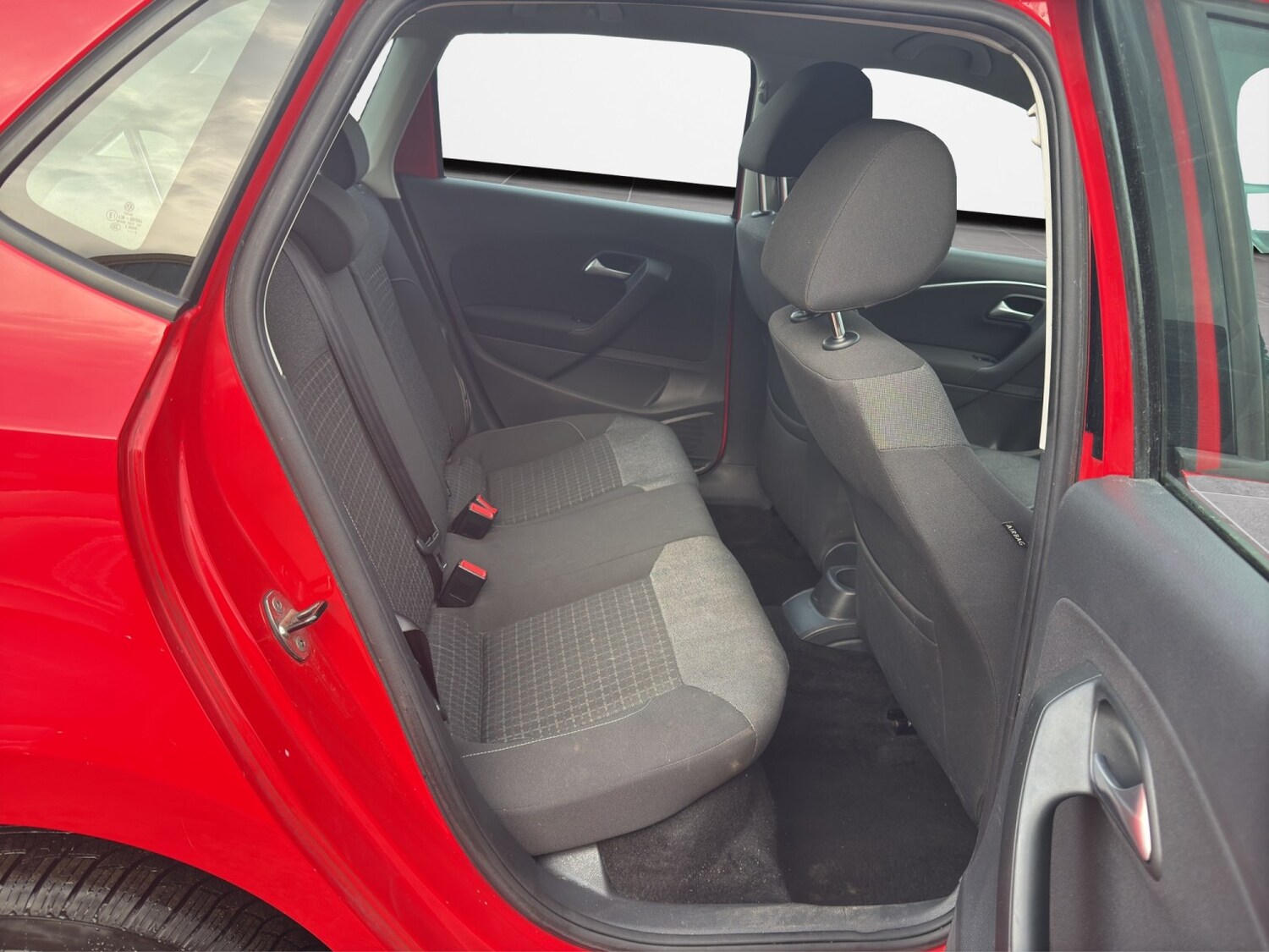 Used Volkswagen Polo 2015 for sale - 77639002: Photo 18