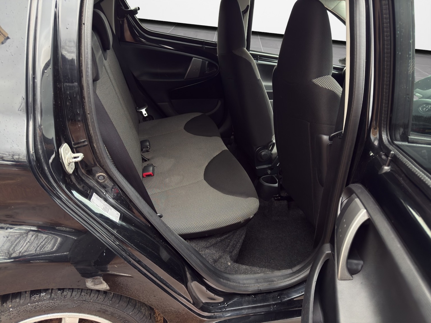 Used Toyota AYGO 2013 for sale - 77011795: Photo 16