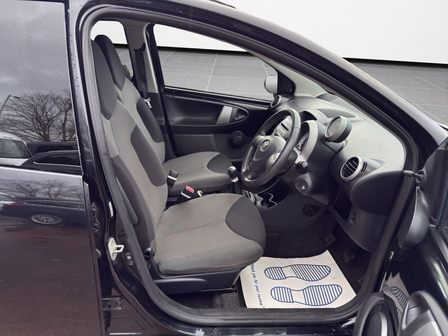 Used Toyota AYGO 2013 for sale - 77011795: Photo 9