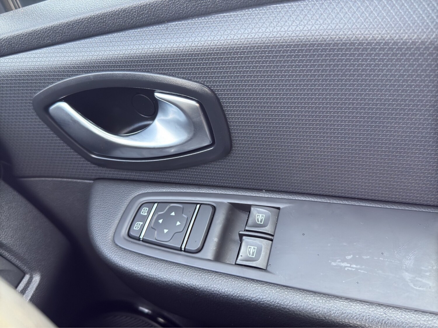 Used Renault Clio 2018 for sale - 77707285: Photo 12