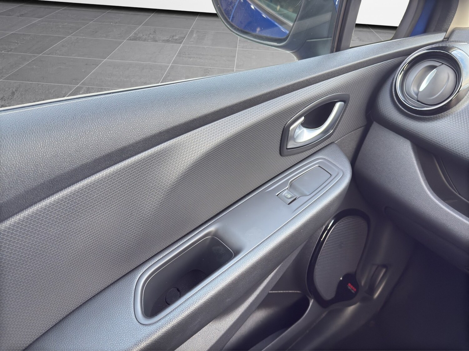 Used Renault Clio 2018 for sale - 77707285: Photo 17