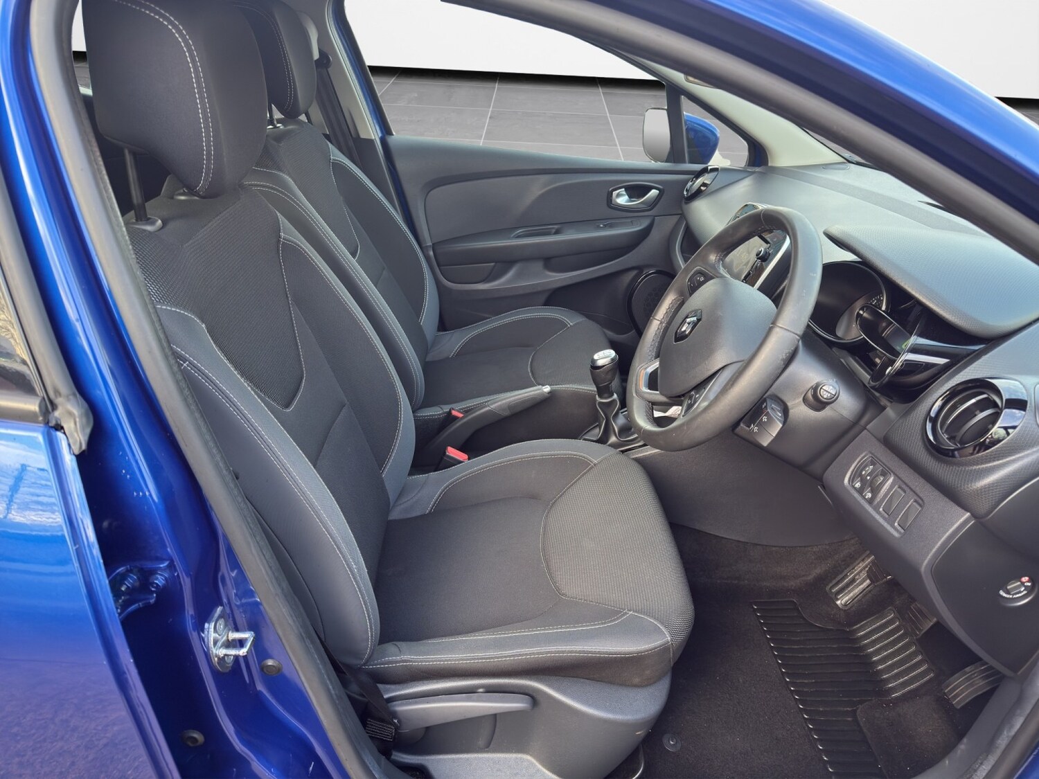 Used Renault Clio 2018 for sale - 77707285: Photo 9