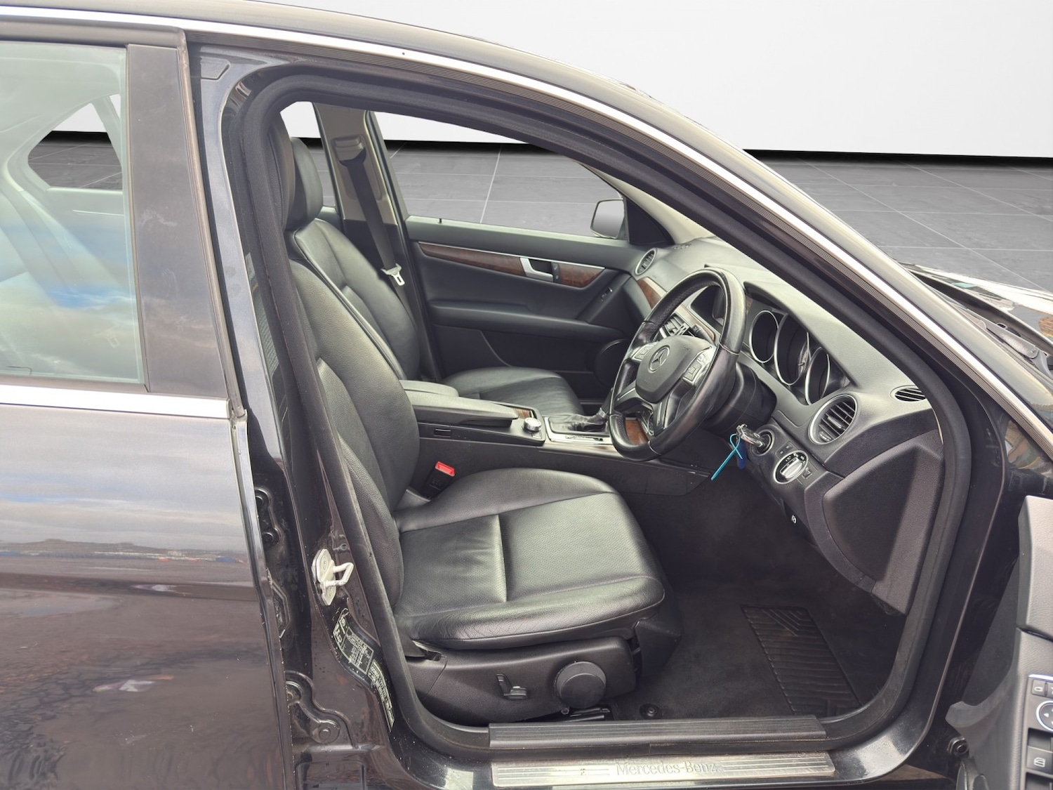 Used Mercedes-Benz C Class 2012 for sale - 77319823: Photo 9