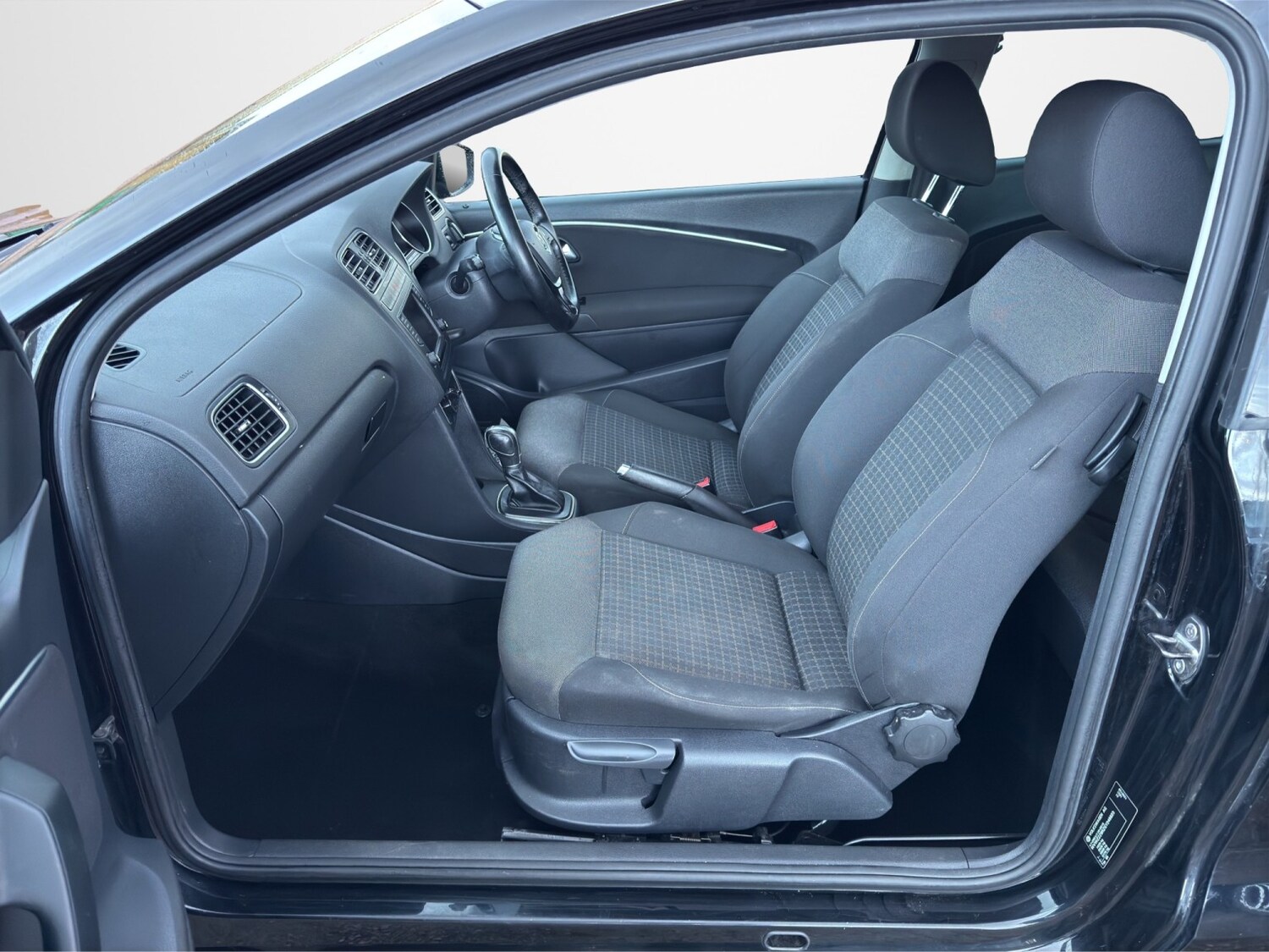 Used Volkswagen Polo 2016 for sale - 78131598: Photo 24