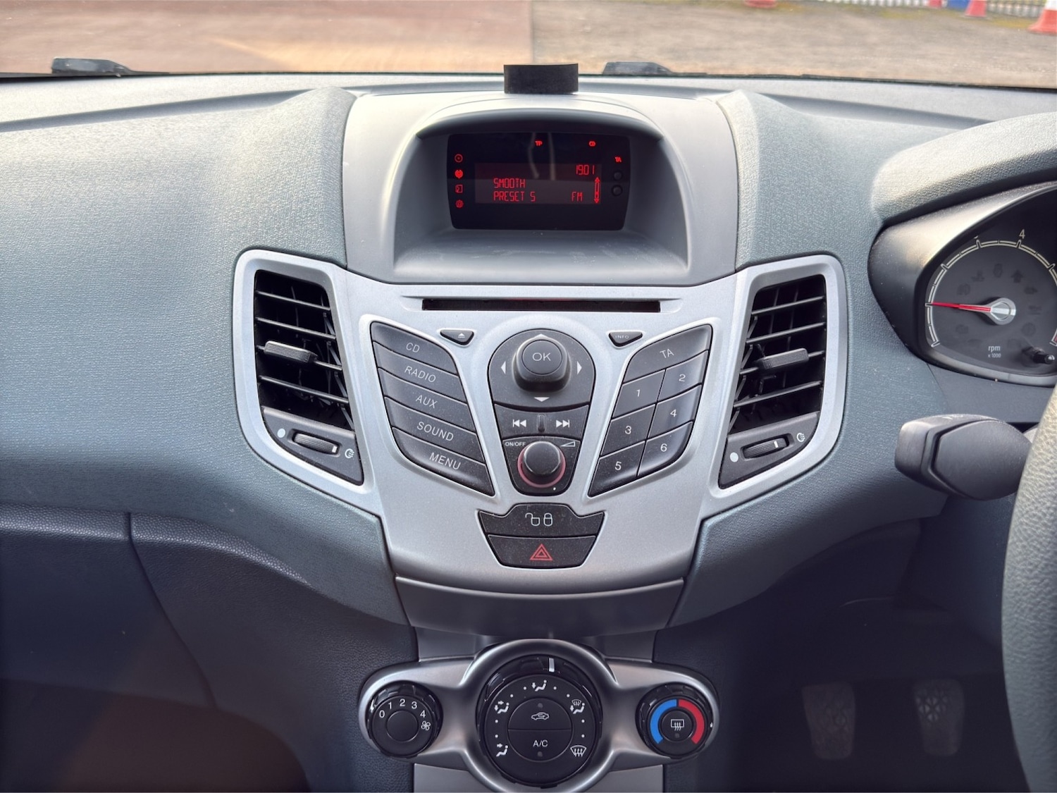 Used Ford Fiesta 2010 for sale - 78168734: Photo 15