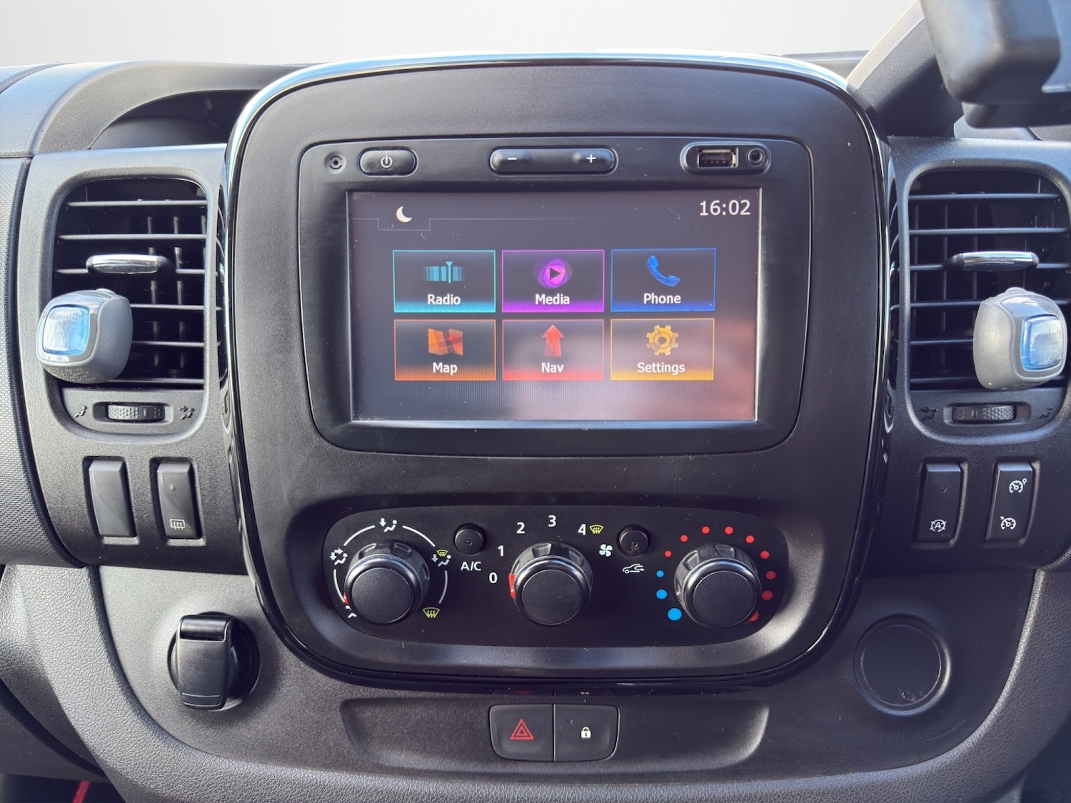 Used Vauxhall Vivaro 2018 for sale - 78141092: Photo 13