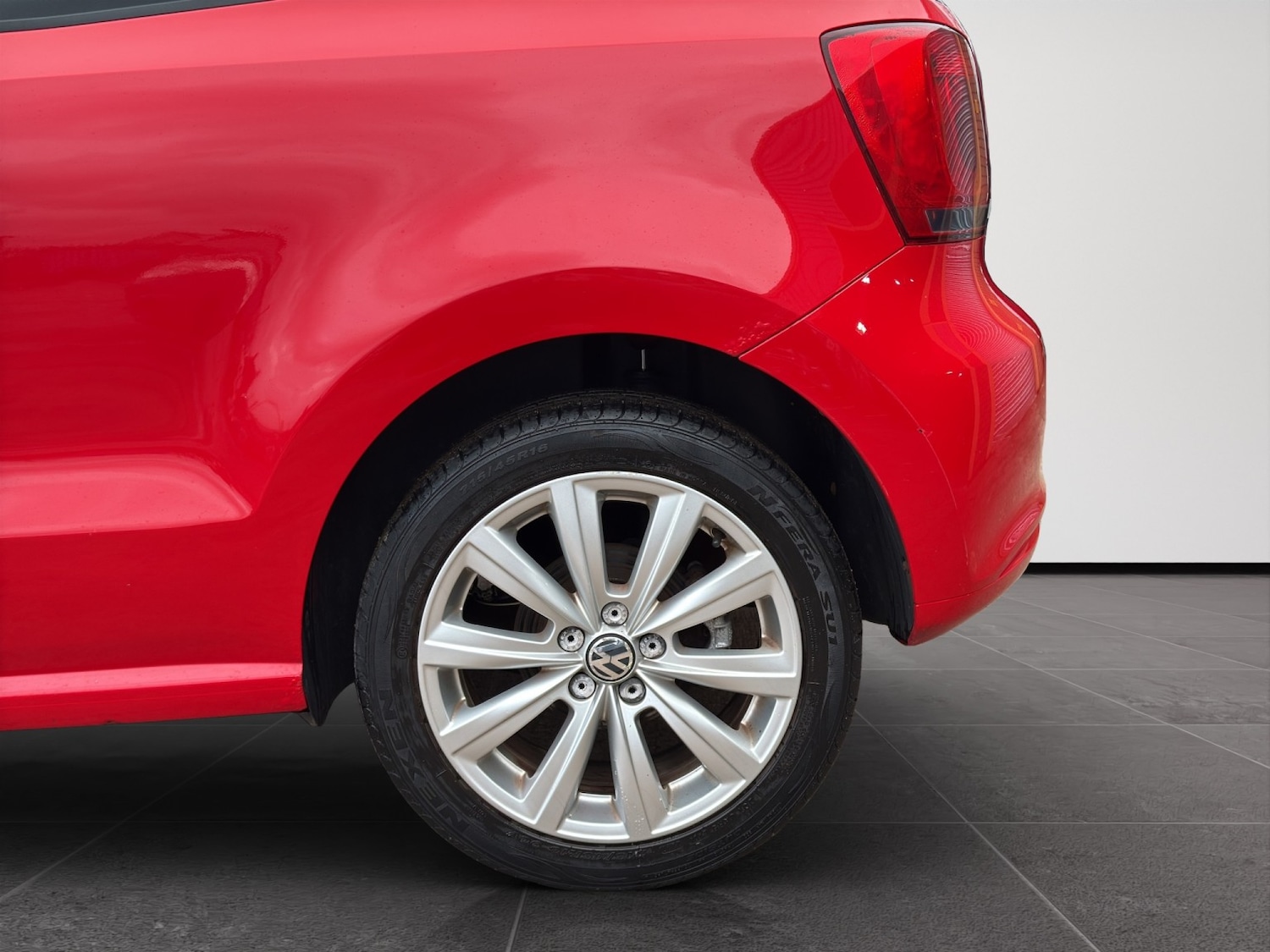 Used Volkswagen Polo 2011 for sale - 77453215: Photo 22