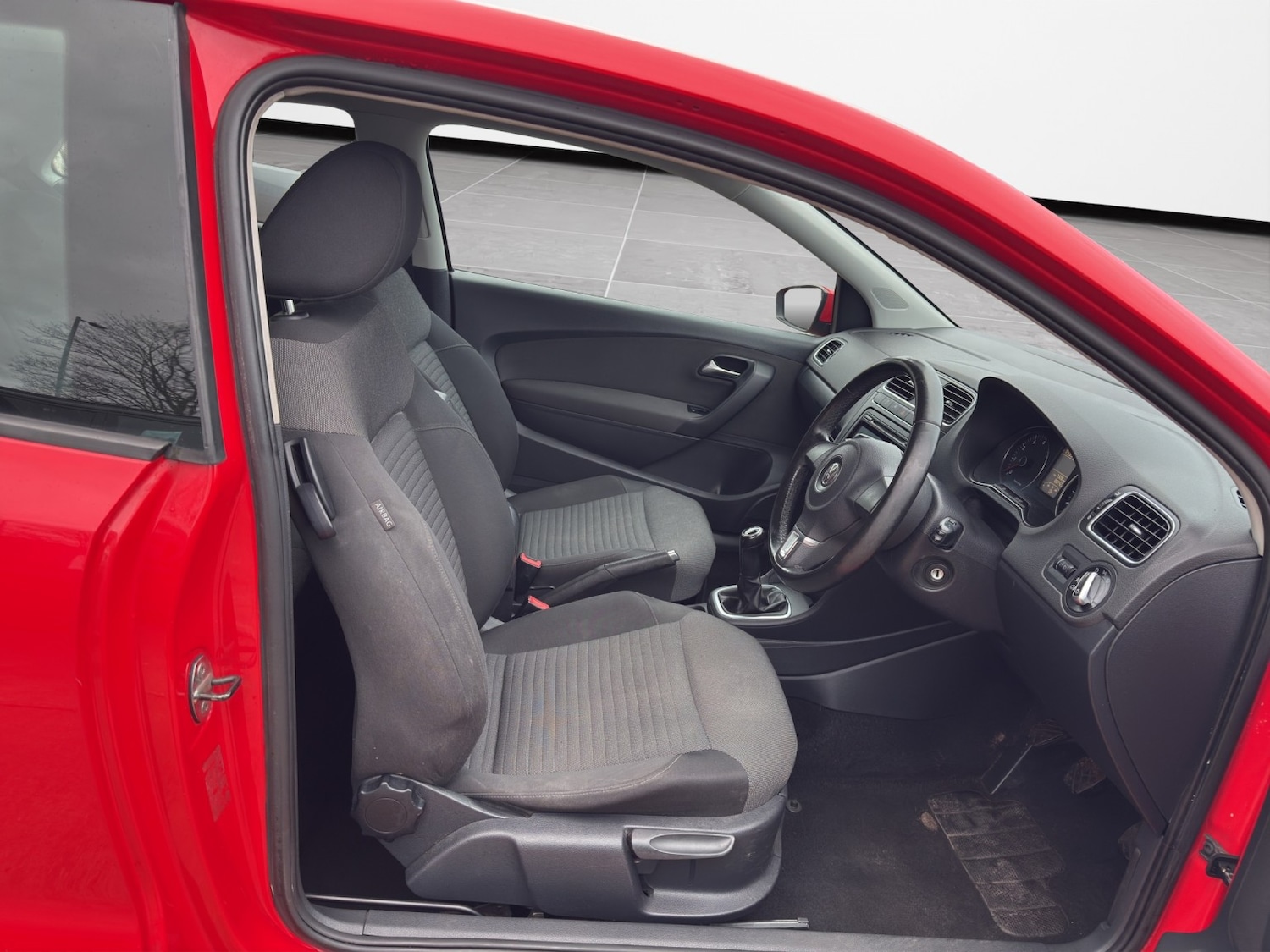 Used Volkswagen Polo 2011 for sale - 77453215: Photo 9