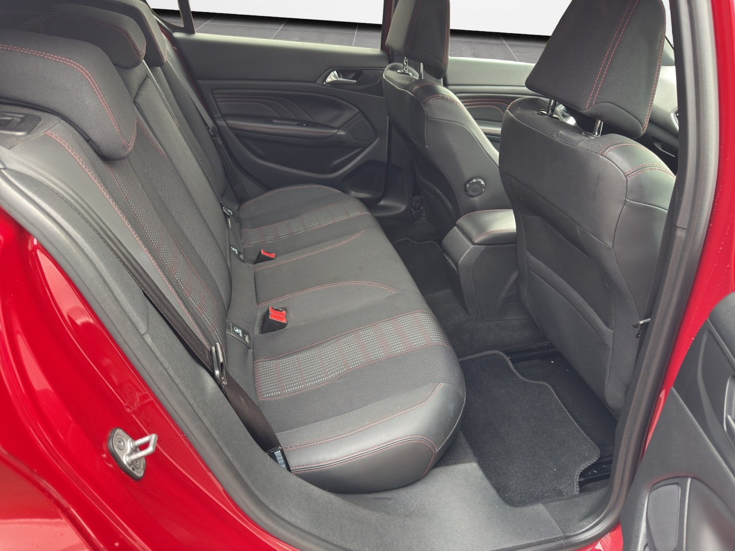 Used Peugeot 308 2017 for sale - 76380335: Photo 16