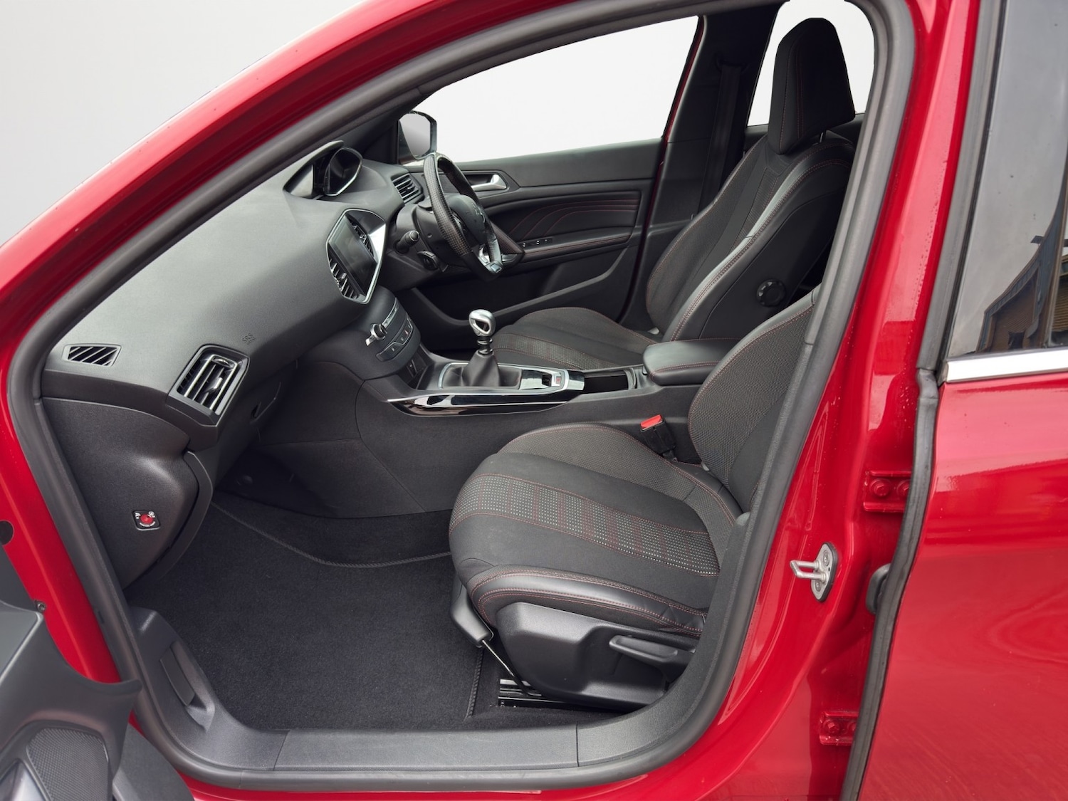 Used Peugeot 308 2017 for sale - 76380335: Photo 19