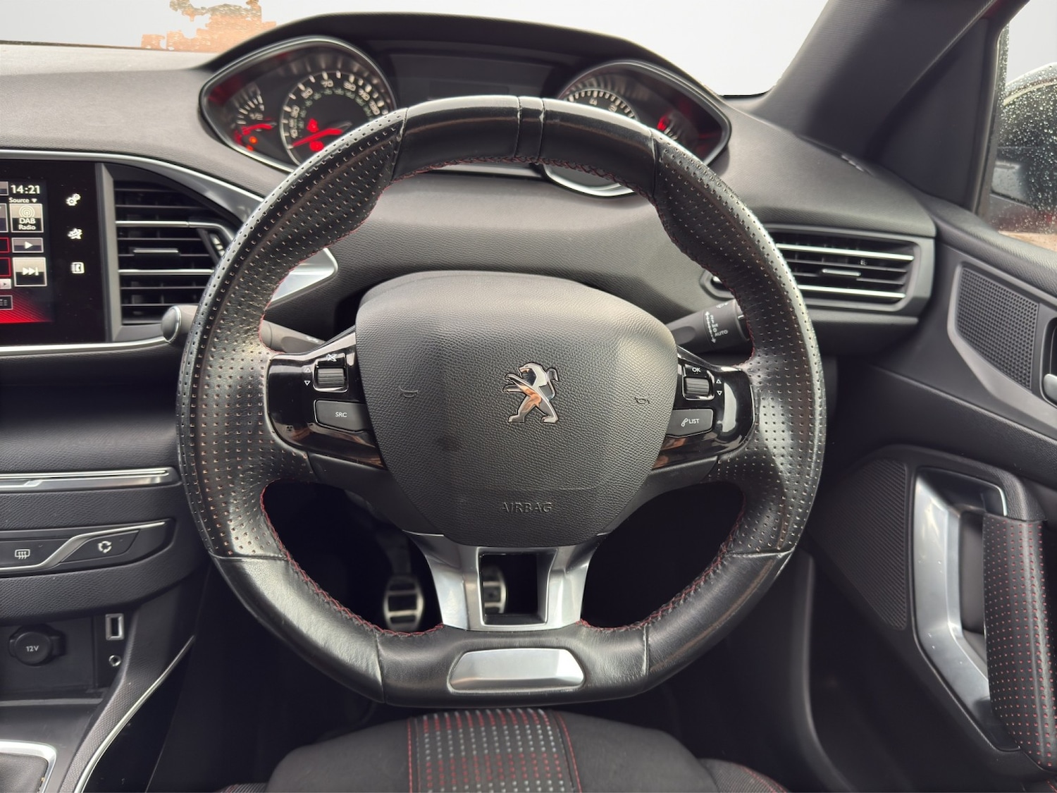 Used Peugeot 308 2017 for sale - 76380335: Photo 9