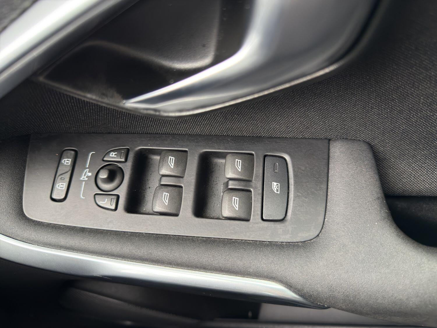 Used Volvo V40 2014 for sale - 76380334: Photo 11