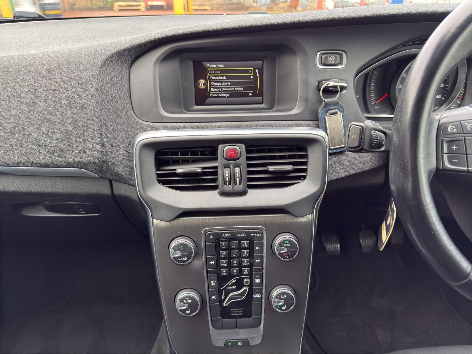 Used Volvo V40 2014 for sale - 76380334: Photo 13