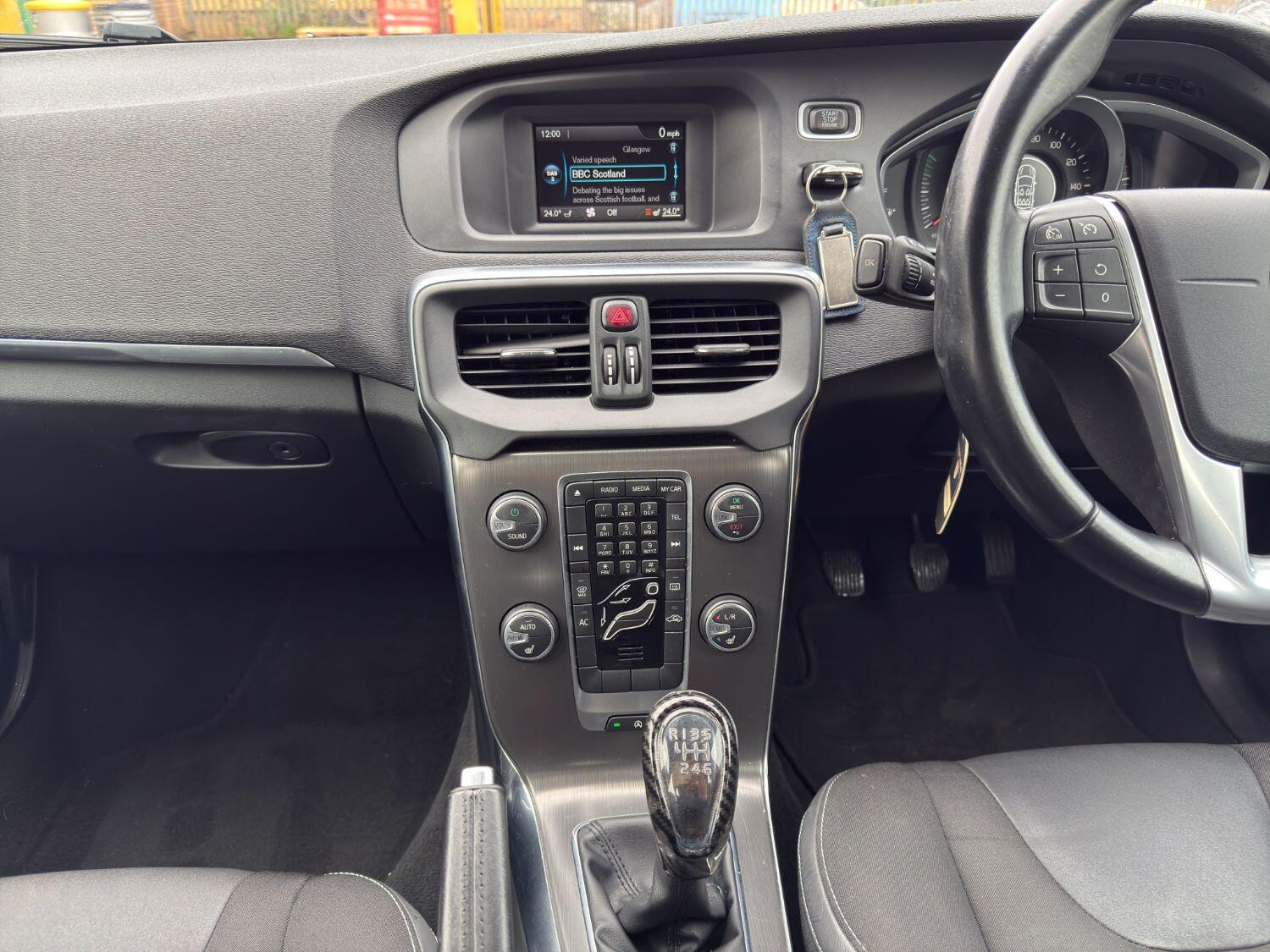 Used Volvo V40 2014 for sale - 76380334: Photo 15
