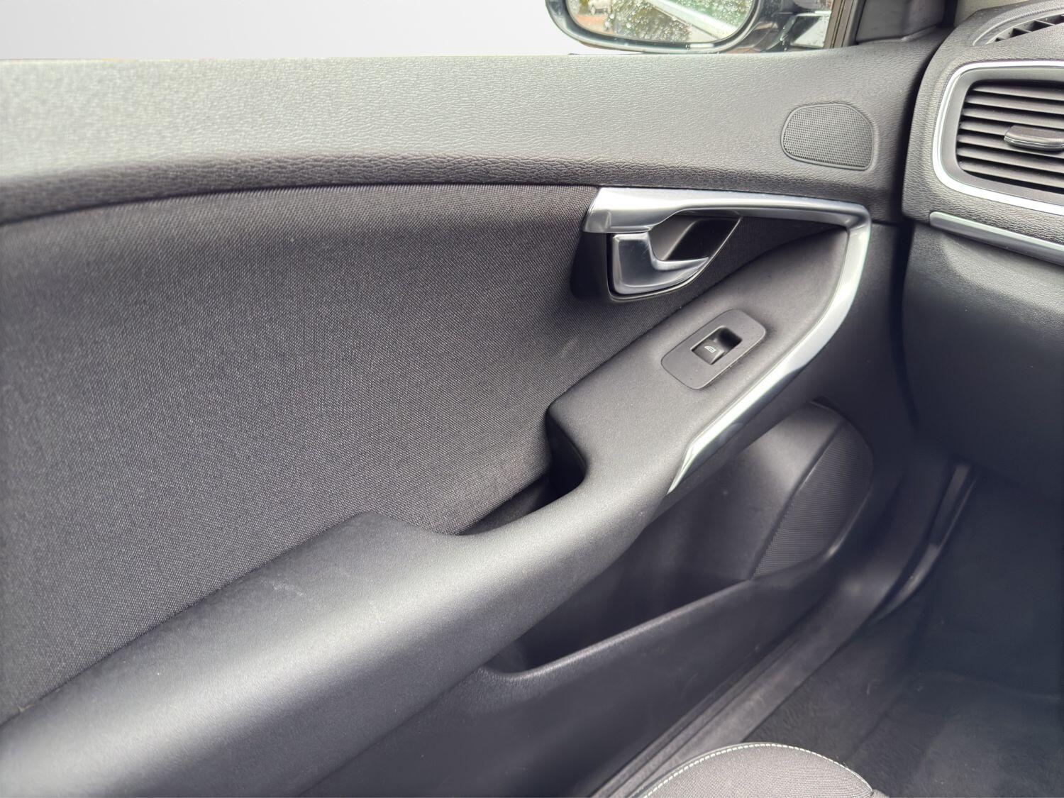 Used Volvo V40 2014 for sale - 76380334: Photo 17