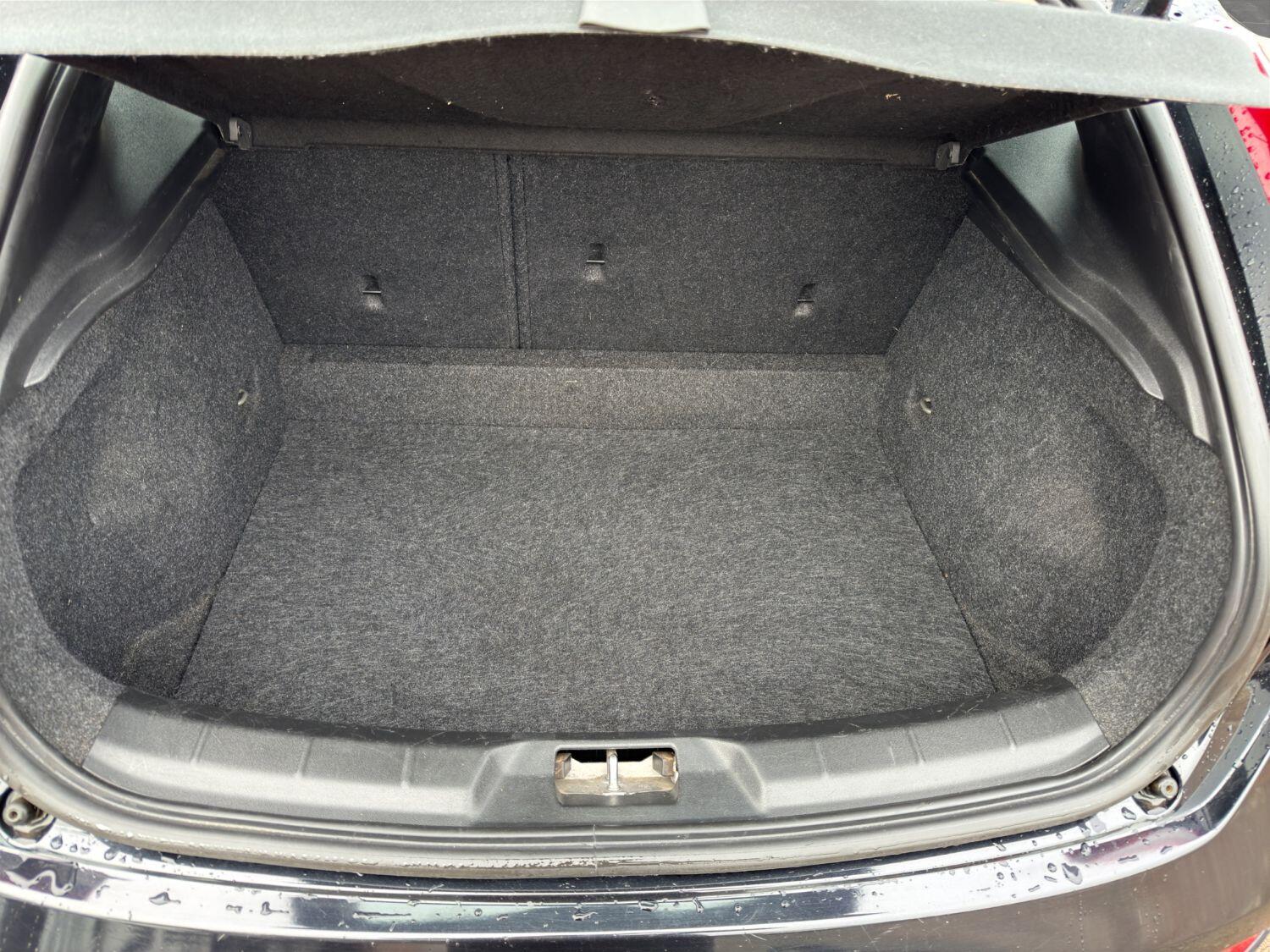 Used Volvo V40 2014 for sale - 76380334: Photo 19