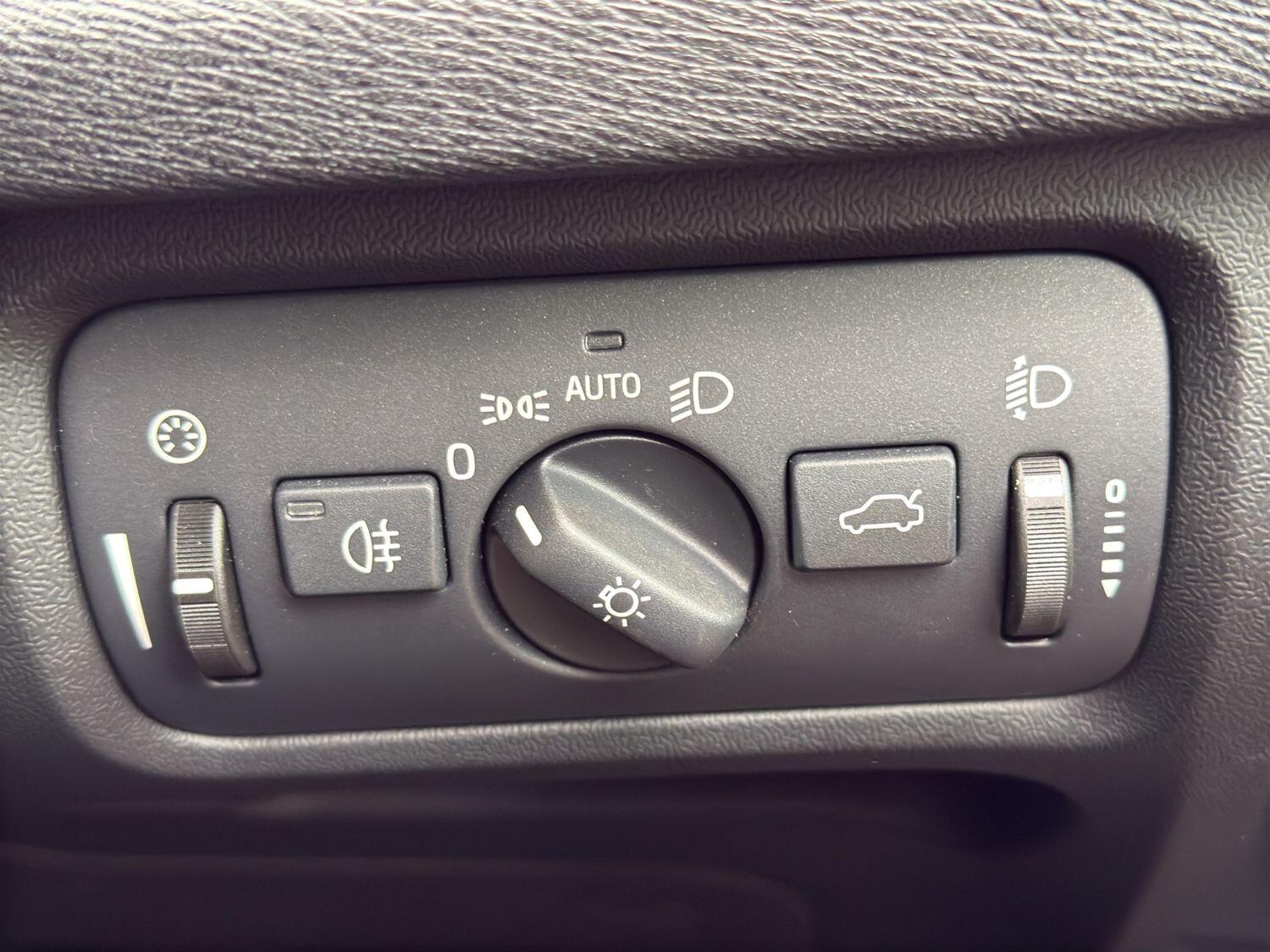 Used Volvo V40 2014 for sale - 76380334: Photo 22