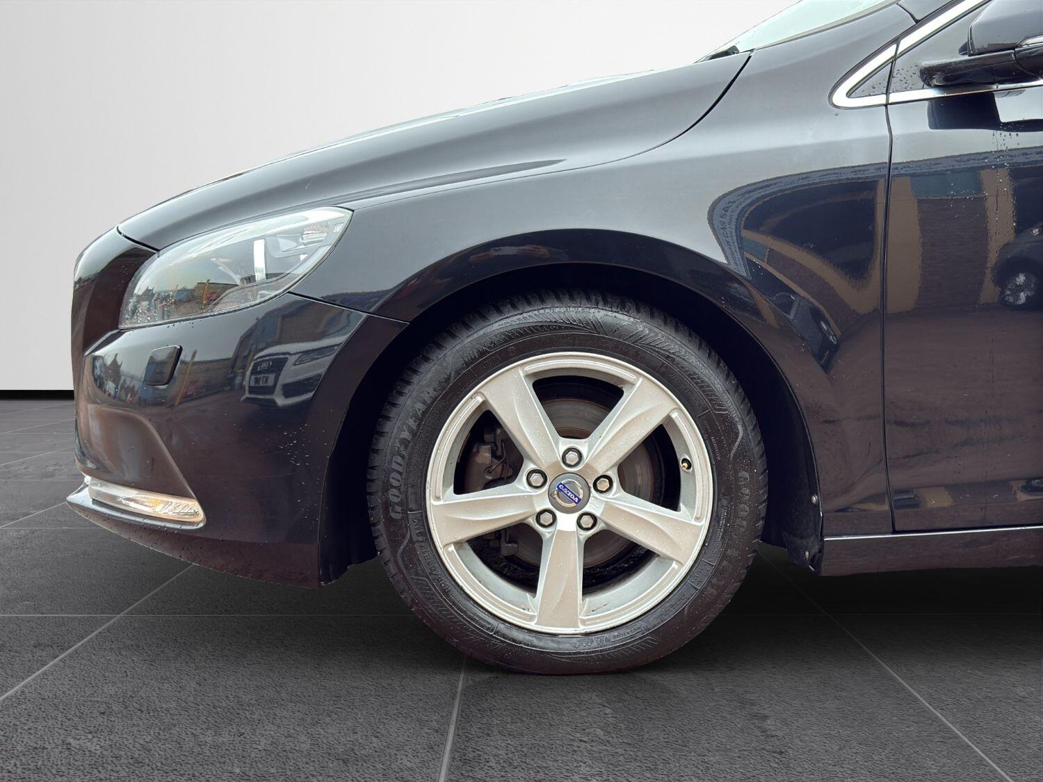Used Volvo V40 2014 for sale - 76380334: Photo 24