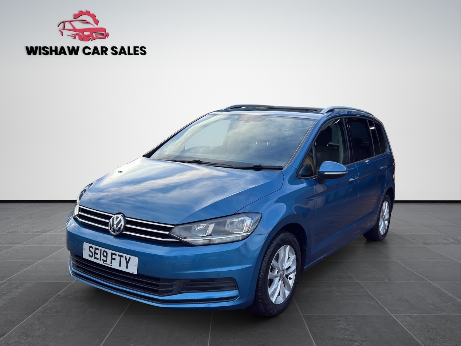 Used Volkswagen Touran 2019 for sale - 77237124: Photo 2