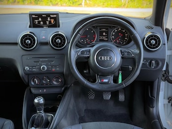 Used Audi A1 2014 for sale - 78352939: Photo