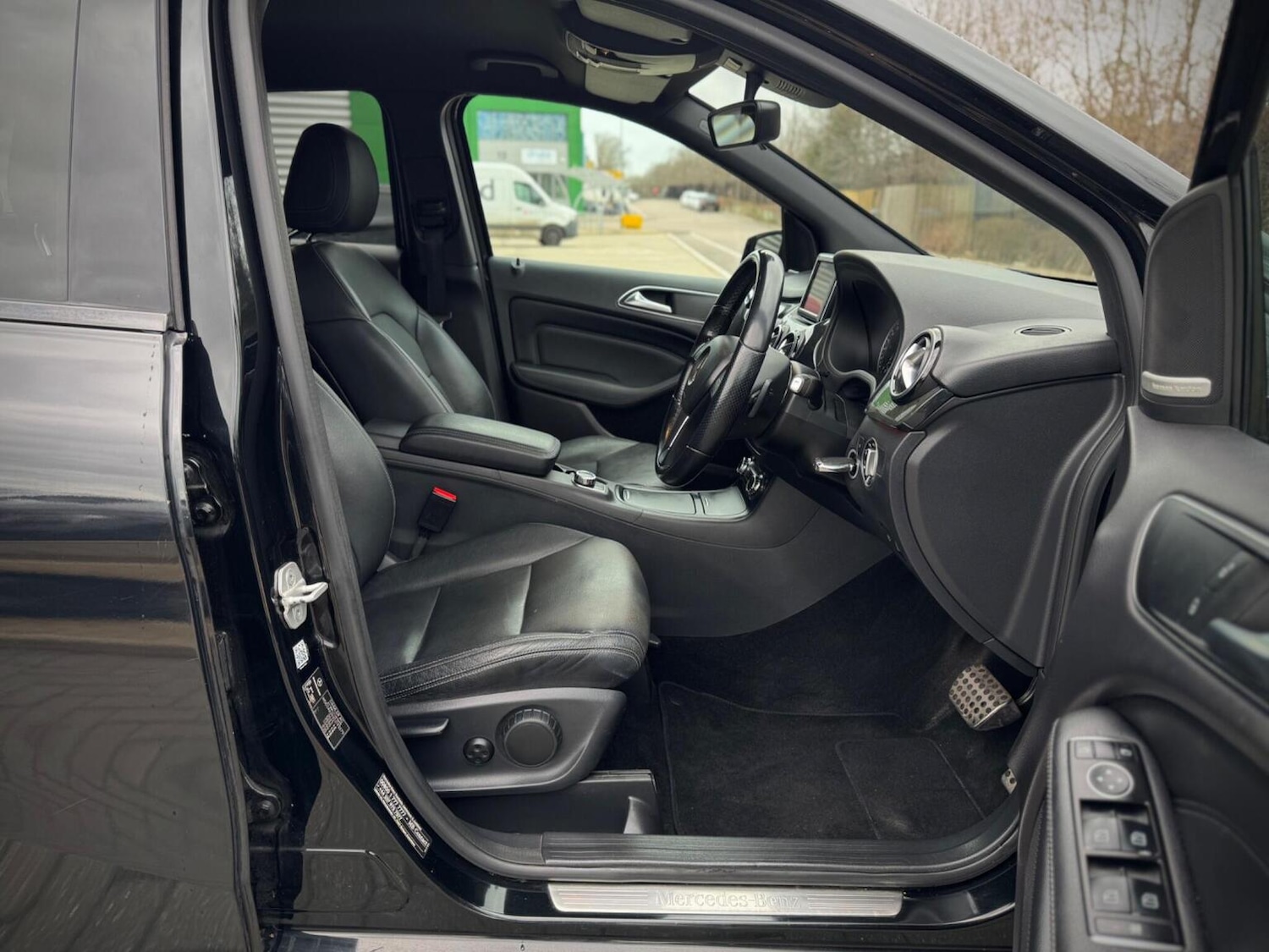 Used Mercedes-Benz B Class 2013 for sale - 77836972: Photo 25