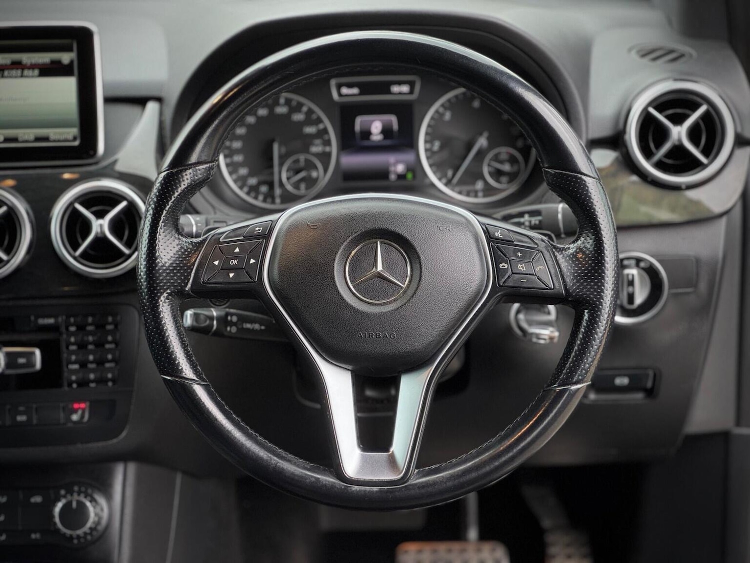 Used Mercedes-Benz B Class 2013 for sale - 77836972: Photo 36