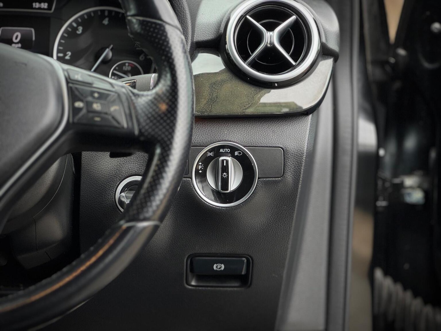 Used Mercedes-Benz B Class 2013 for sale - 77836972: Photo 41