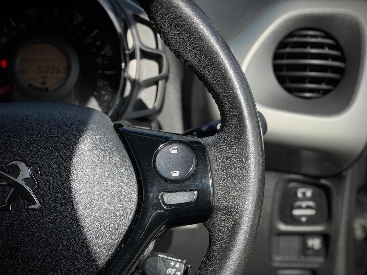 Used Peugeot 108 2016 for sale - 78213561: Photo 25