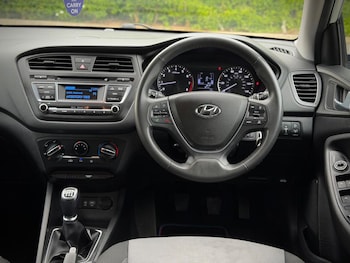 Used Hyundai i20 2017 for sale - 78534723: Photo