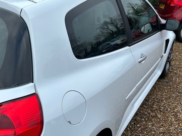 Used Renault Clio 2010 for sale - 68886141: Photo 41