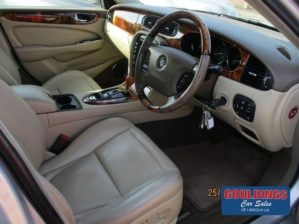 Used Jaguar XJ 2005 for sale - 69739928: Photo 8