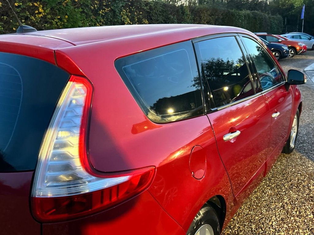 Used Renault Grand Scenic 2010 for sale - 76792345: Photo 31