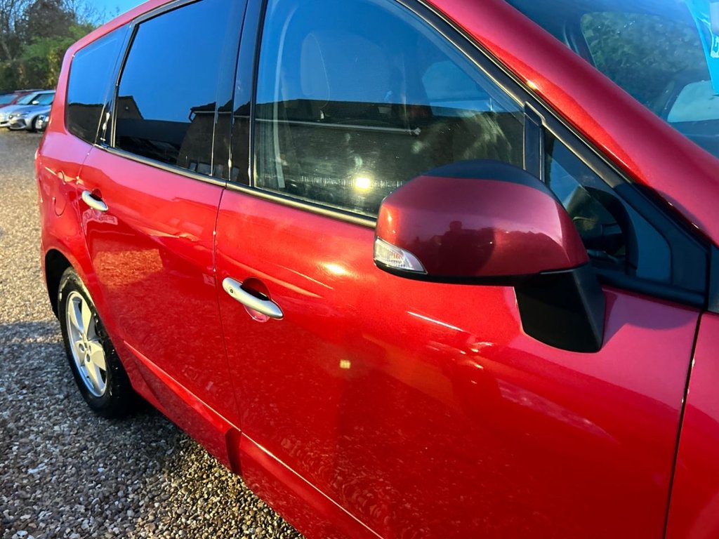 Used Renault Grand Scenic 2010 for sale - 76792345: Photo 32