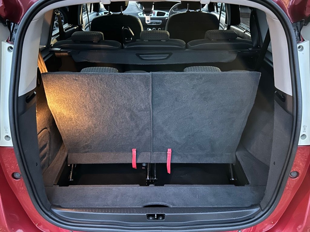 Used Renault Grand Scenic 2010 for sale - 76792345: Photo 8