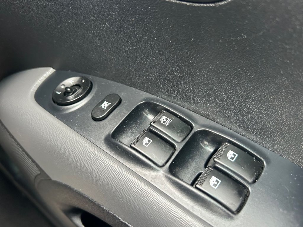 Used Hyundai i10 2012 for sale - 76315726: Photo 20