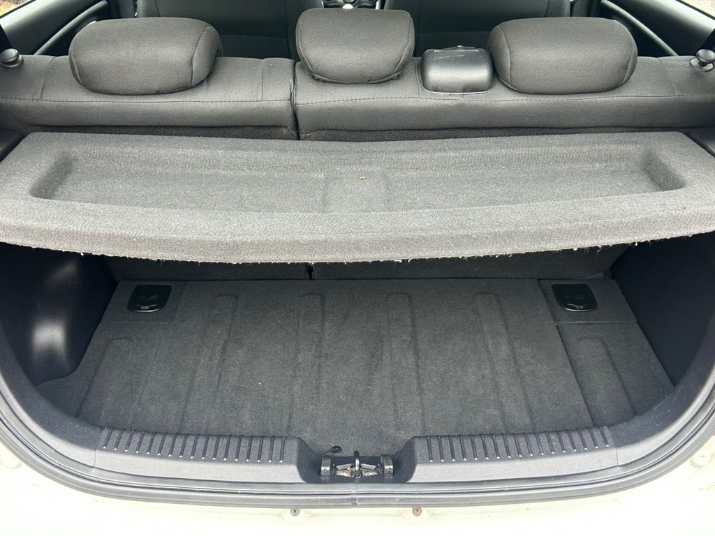 Used Hyundai i10 2012 for sale - 76315726: Photo 8