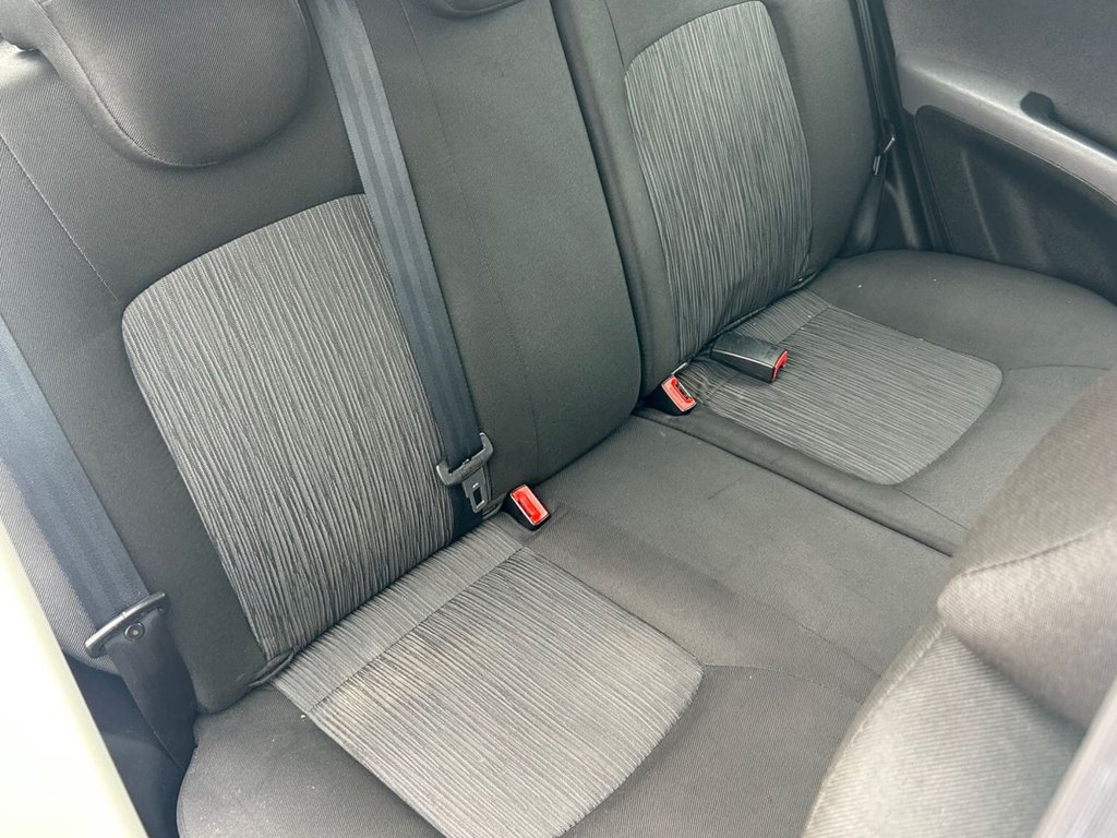 Used Hyundai i10 2012 for sale - 76315726: Photo 9